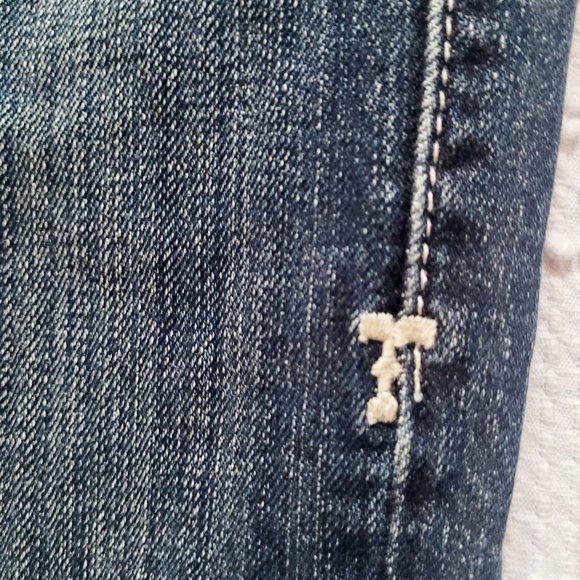 "Cowgirl Tuff Co." Ladies' Bootcut "Jazzy" Jeans (Size W:24 / L:33) - Picture 9 of 13